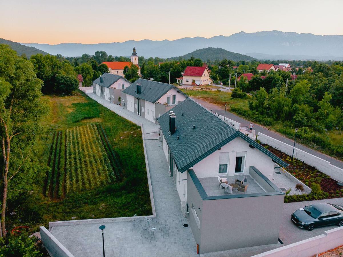 Degenia Velebitica Villa Lovinac  Buitenkant foto